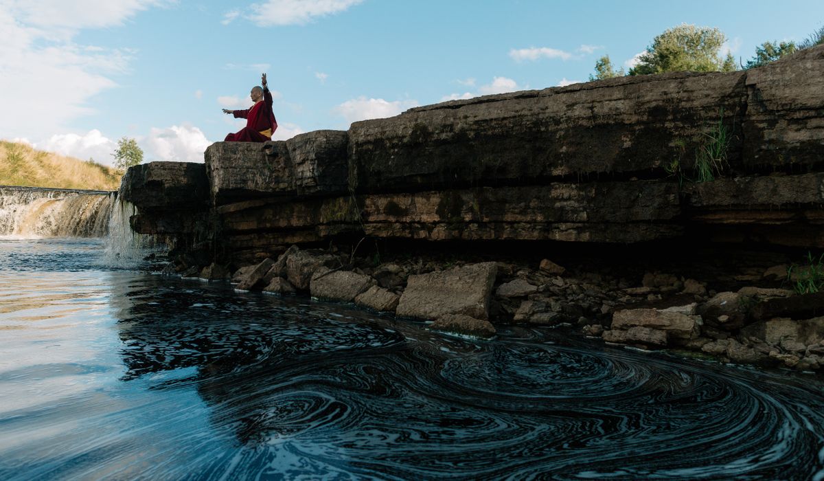 Eight Brocades Qigong: A Simple Daily Routine